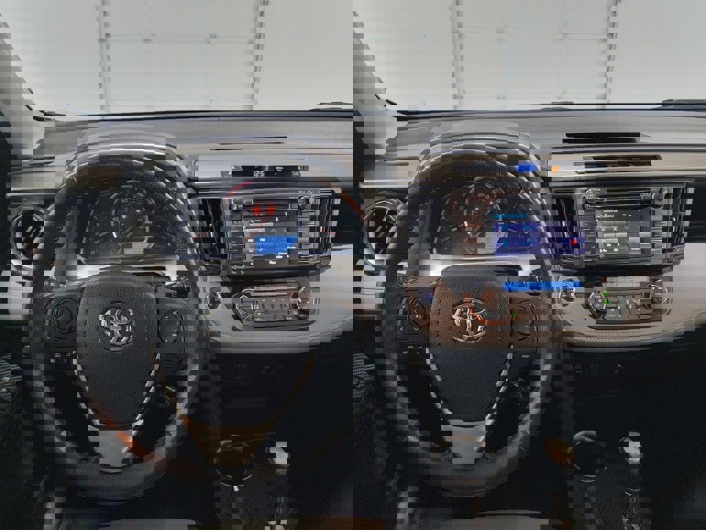 Used 2015 Toyota RAV4 Limited w/ Technology Package image 12