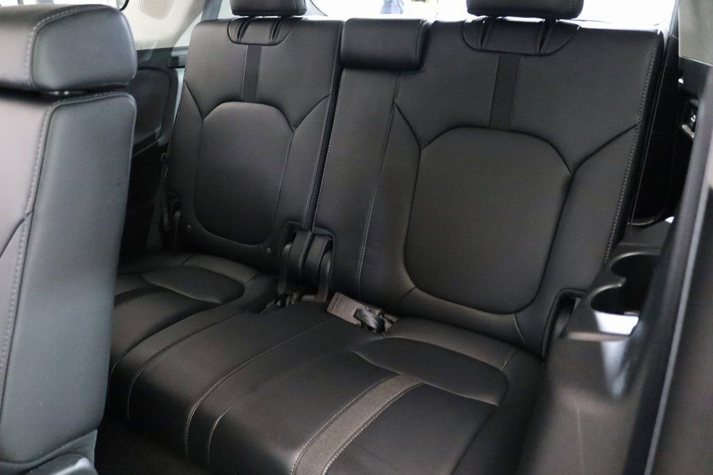 Used 2023 Honda Pilot Touring image 11