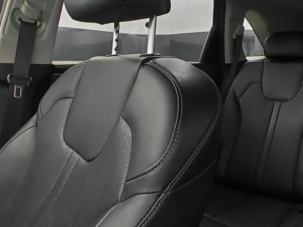 Used 2021 Kia Sorento EX w/ Panoramic Sunroof Package AWD/4WD image 9