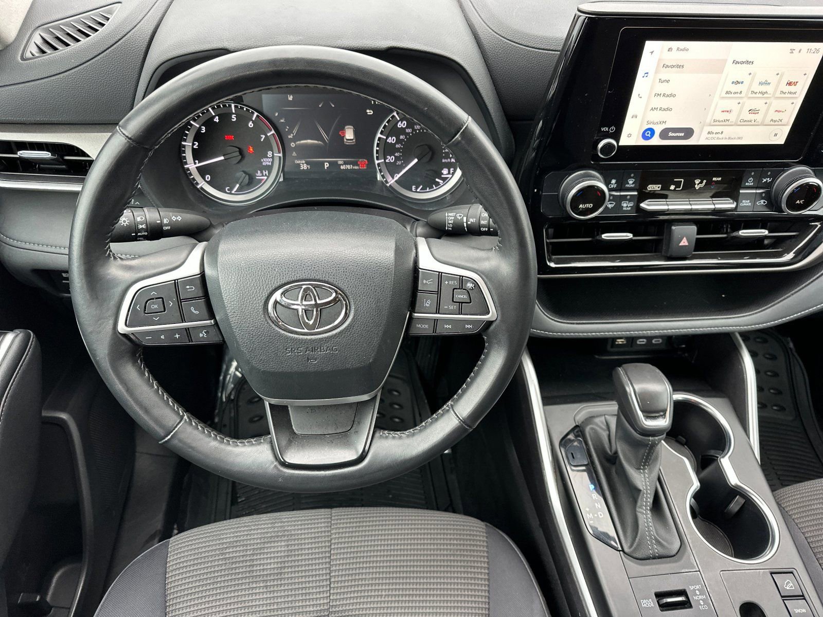 Used 2024 Toyota Highlander LE image 13