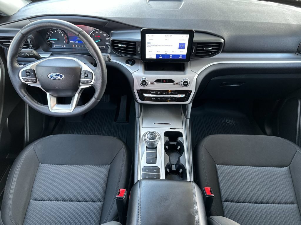 Certified 2024 Ford Explorer XLT RWD image 12