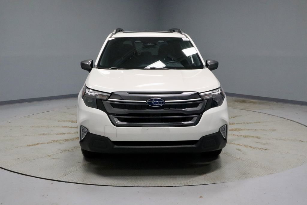 Used 2025 Subaru Forester Premium image 6
