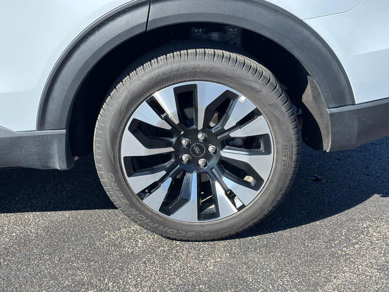 Used 2025 Ford Explorer Platinum w/ LUX Leather Package image 9