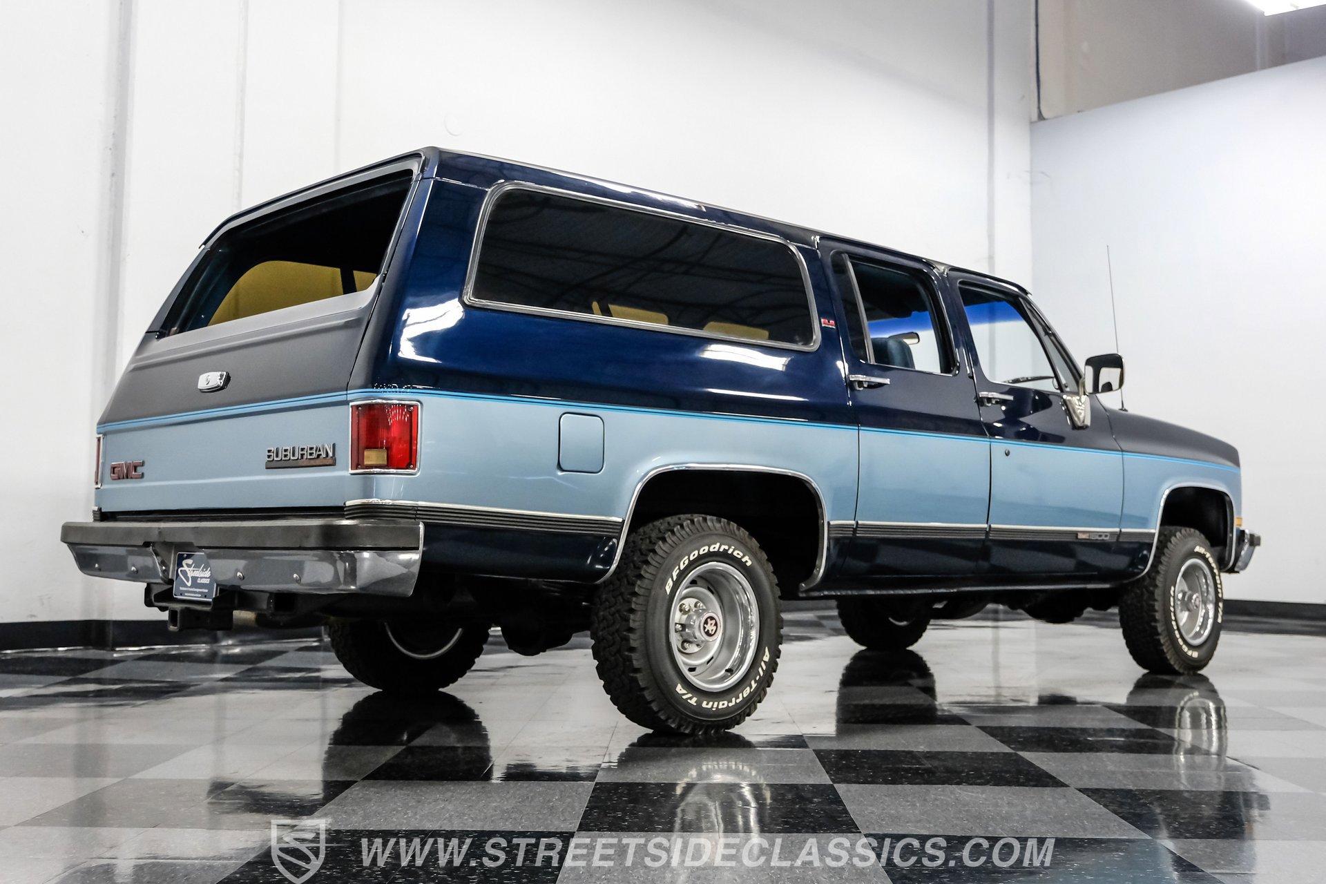 Used 1990 GMC Suburban 4WD image 26