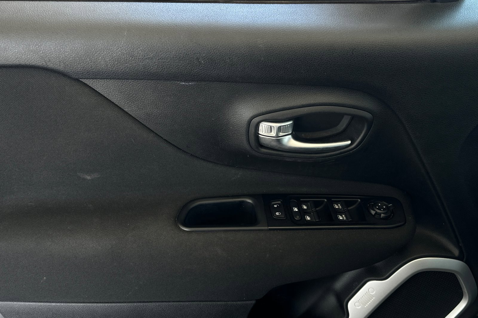 Used 2021 Jeep Renegade Latitude w/ Convenience Group image 10