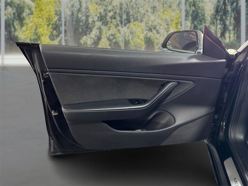 Used 2019 Tesla Model 3 Long Range RWD image 18