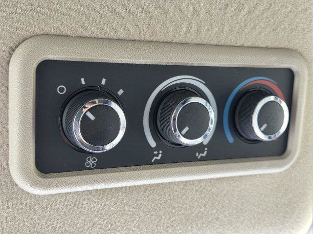 Certified 2025 Chevrolet Express 3500 LT w/ LT Preferred Equipment Group RWD image 27