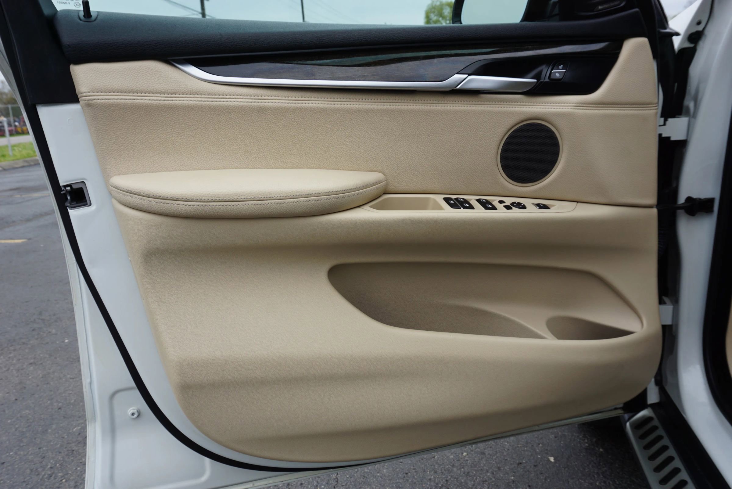 Used 2015 BMW X5 xDrive35d image 12