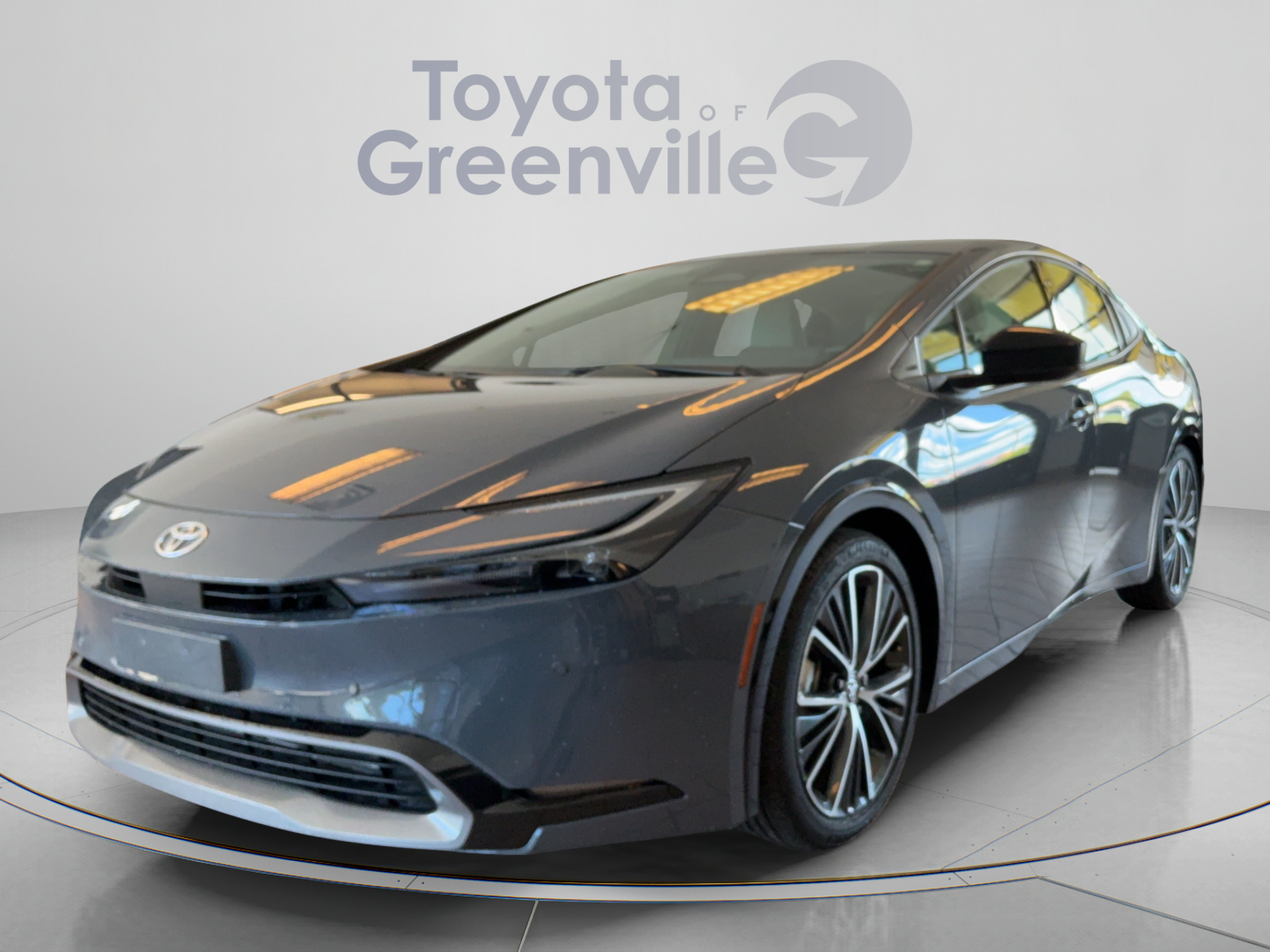 Used 2024 Toyota Prius XLE FWD image 1