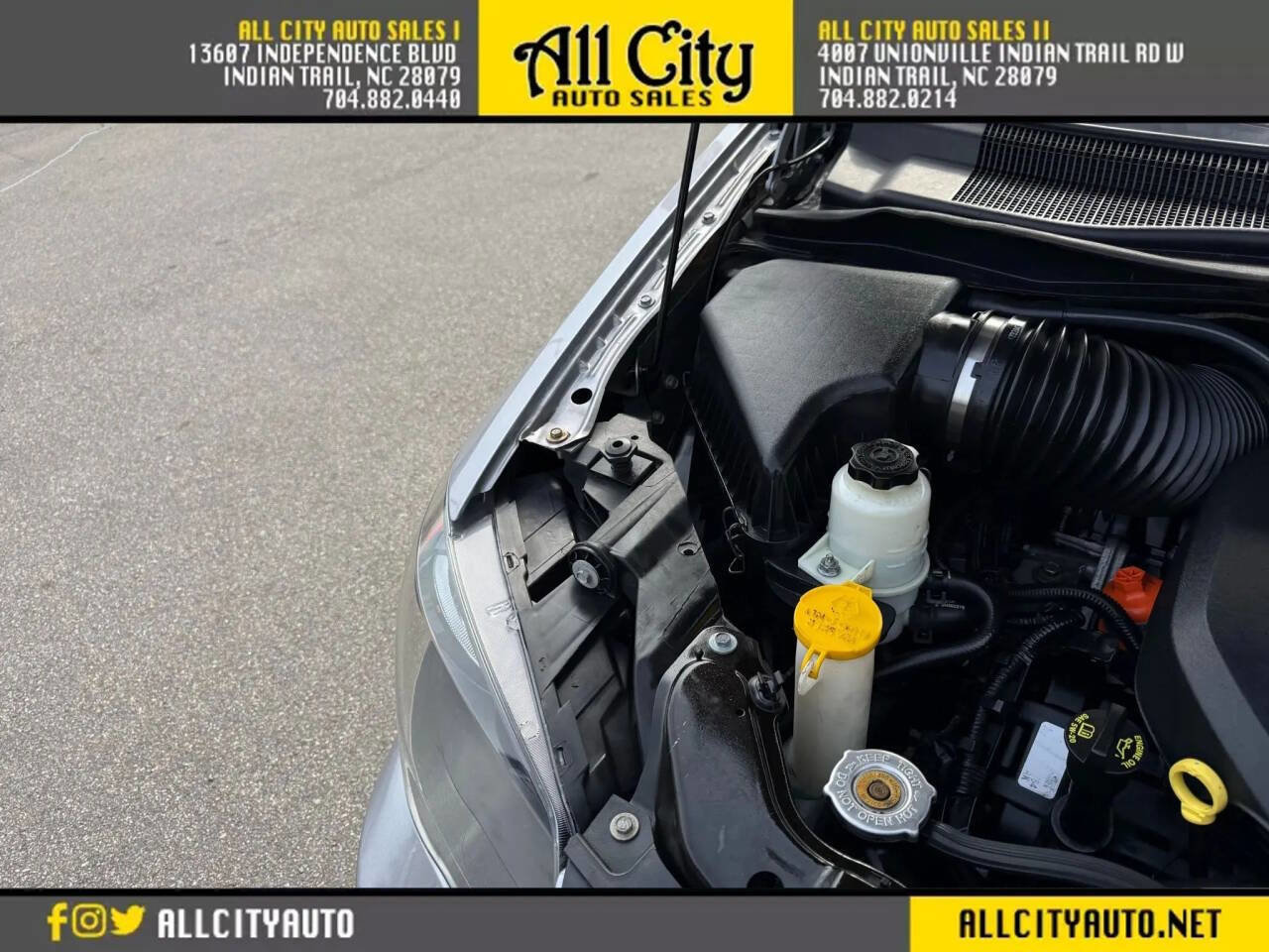 Used 2018 Dodge Grand Caravan SE FWD image 36