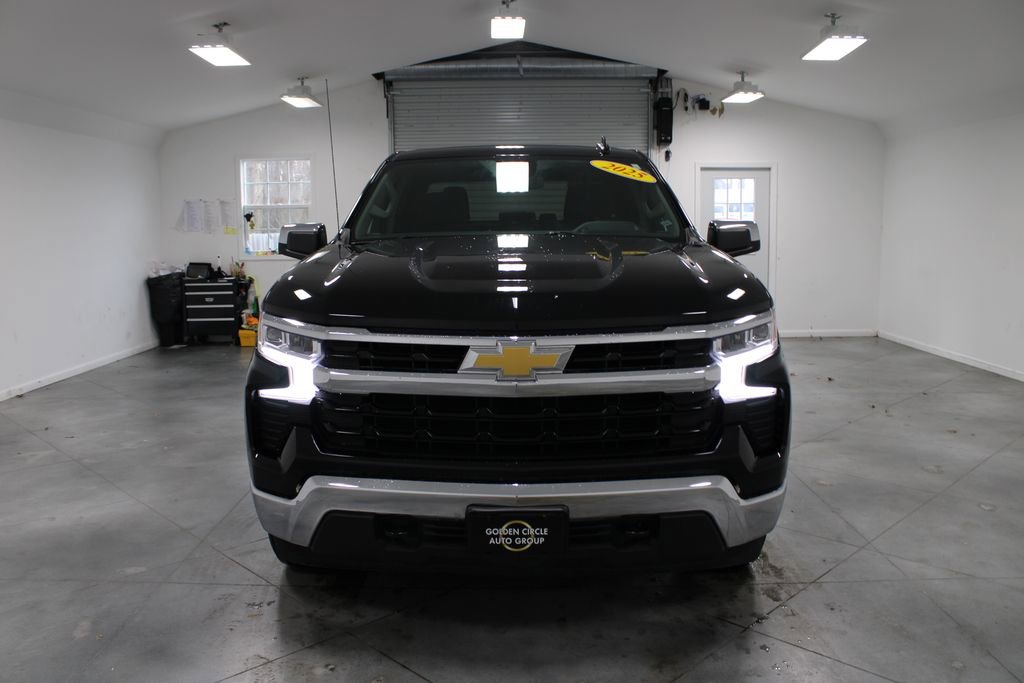 Used 2025 Chevrolet Silverado 1500 LT image 3