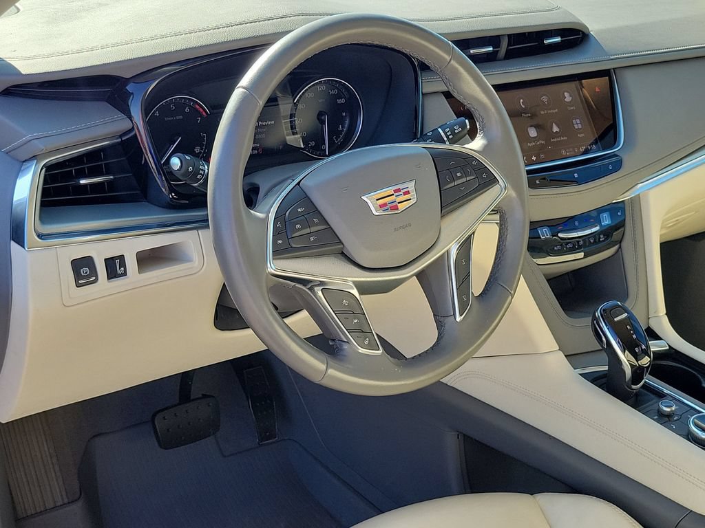 Used 2021 Cadillac XT5 Premium Luxury w/ LPO, Floor Liner Package FWD image 7