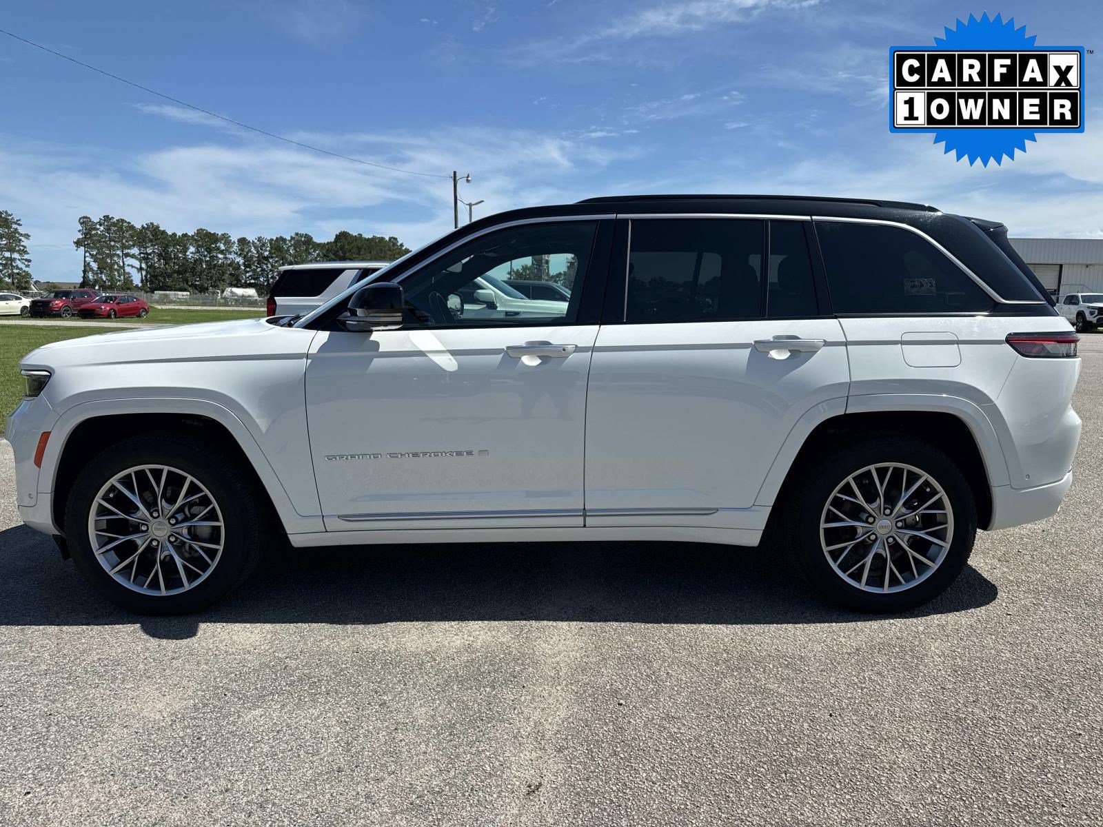 Used 2025 Jeep Grand Cherokee Summit AWD/4WD image 7