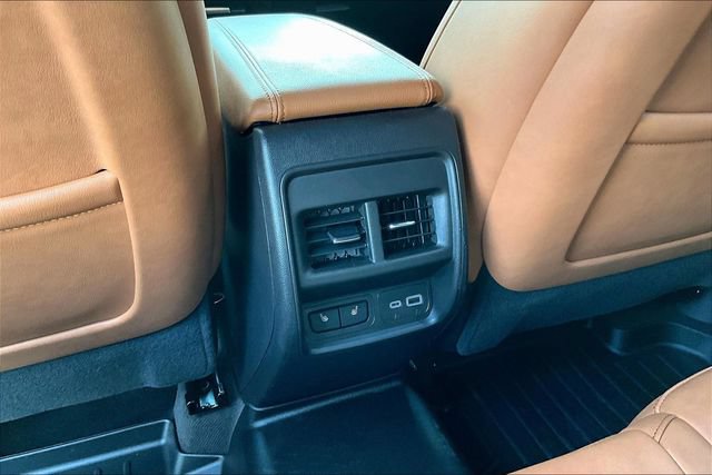 Certified 2024 Cadillac XT4 Premium Luxury w/ Technology Package FWD image 10