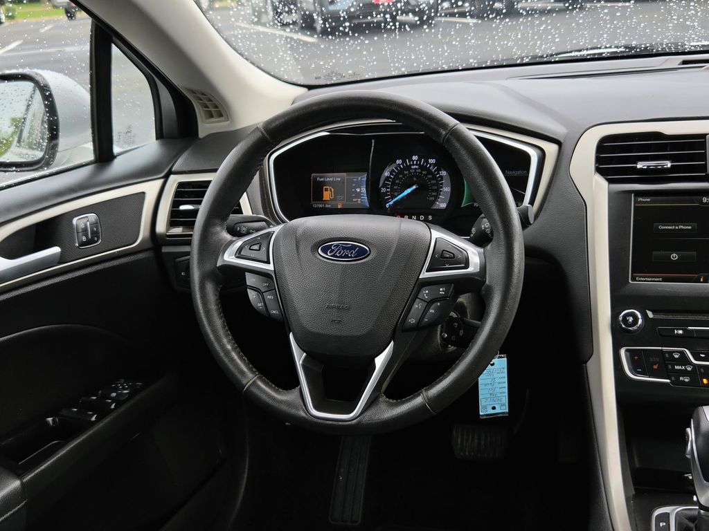 Used 2016 Ford Fusion SE w/ Equipment Group 202A FWD image 17