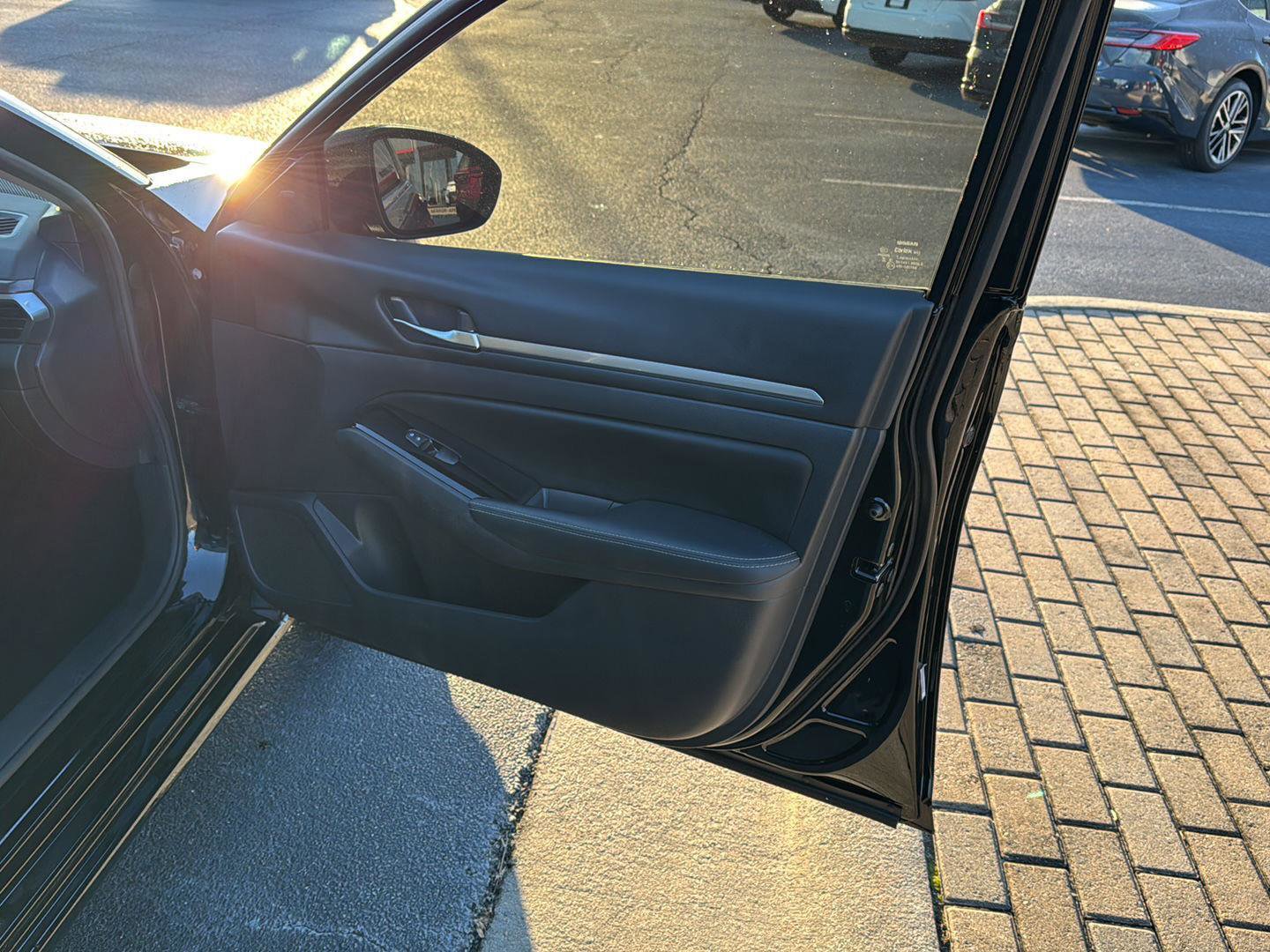 Used 2023 Nissan Altima 2.5 SV image 12