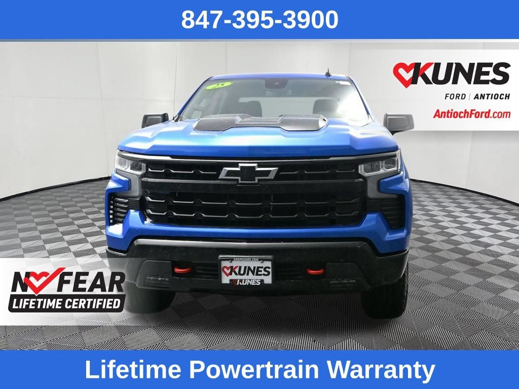 Used 2025 Chevrolet Silverado 1500 LT Trail Boss w/ LPO, Dark Essentials Package AWD/4WD image 4