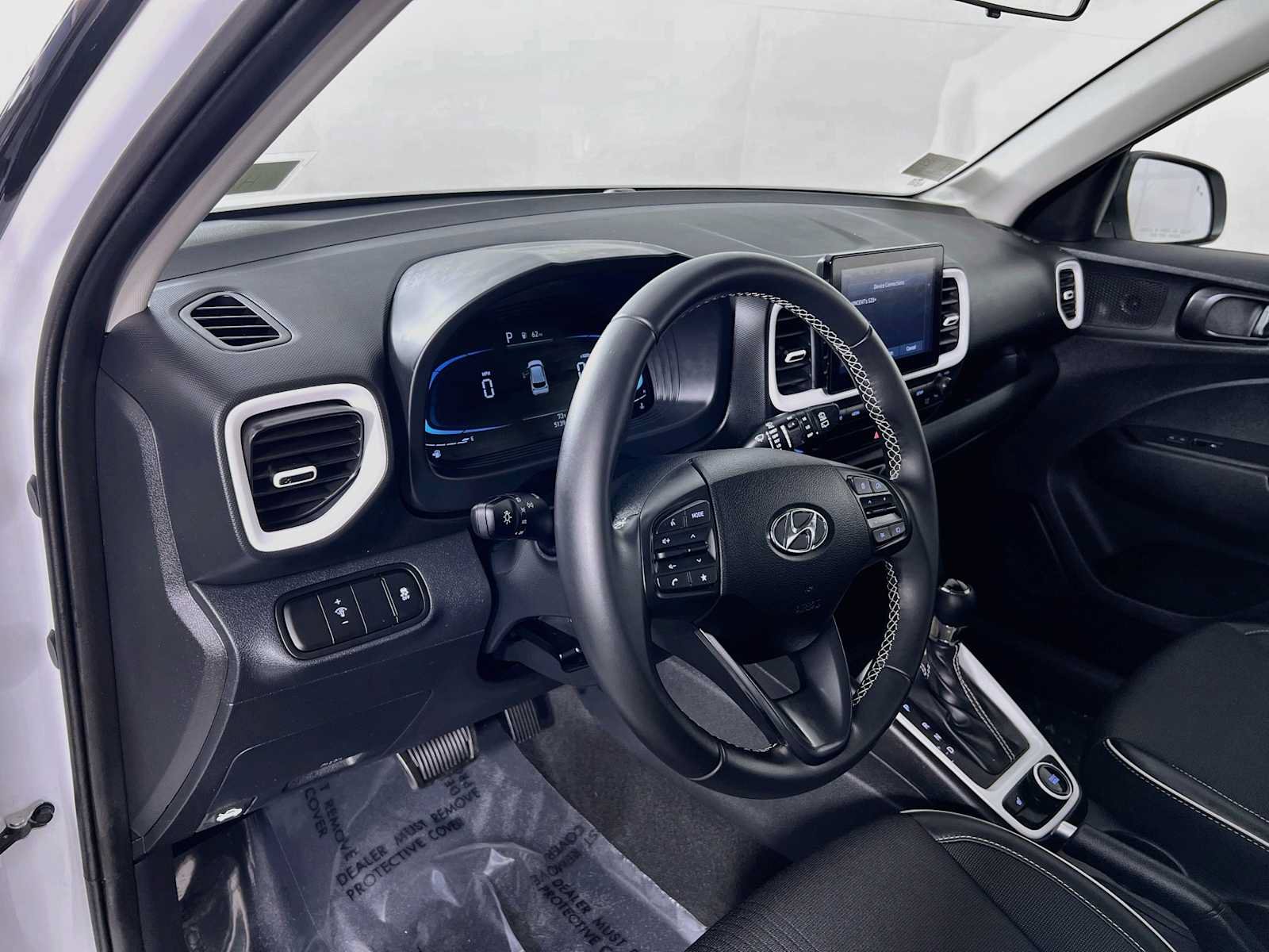 Certified 2026 Hyundai Venue SEL FWD image 9