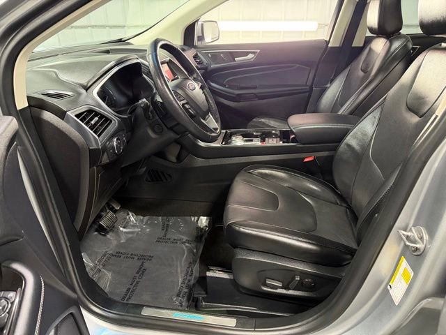 Used 2020 Ford Edge Titanium w/ Equipment Group 301A AWD/4WD image 12