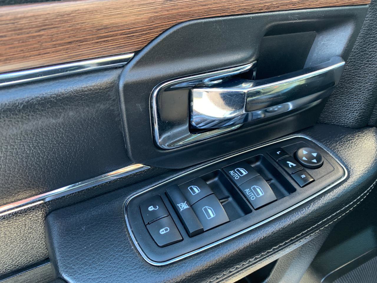 Used 2017 RAM 1500 Laramie w/ Convenience Group image 10