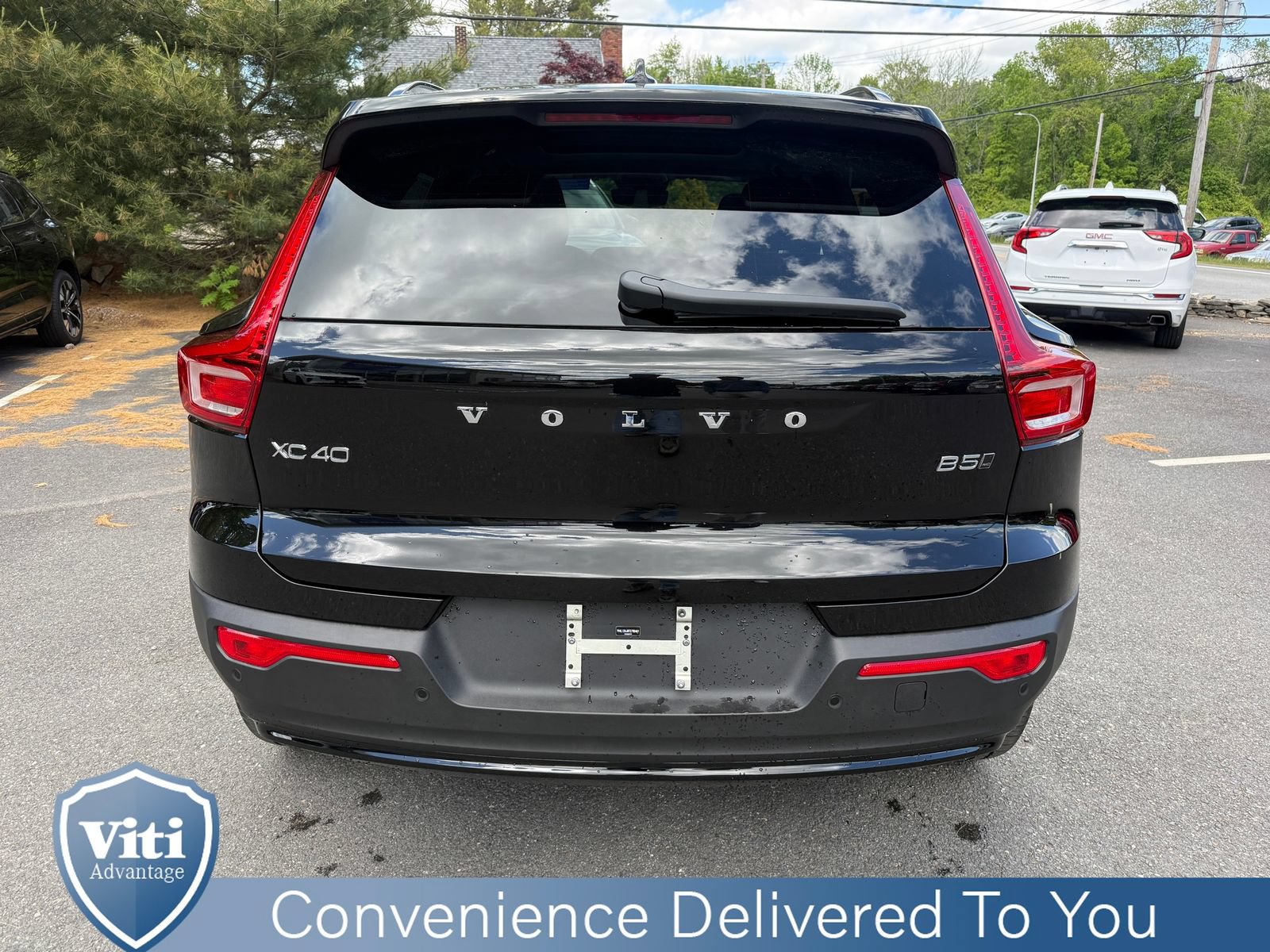 New 2026 Volvo XC40 B5 Core w/ Protection Package Premier AWD/4WD image 7