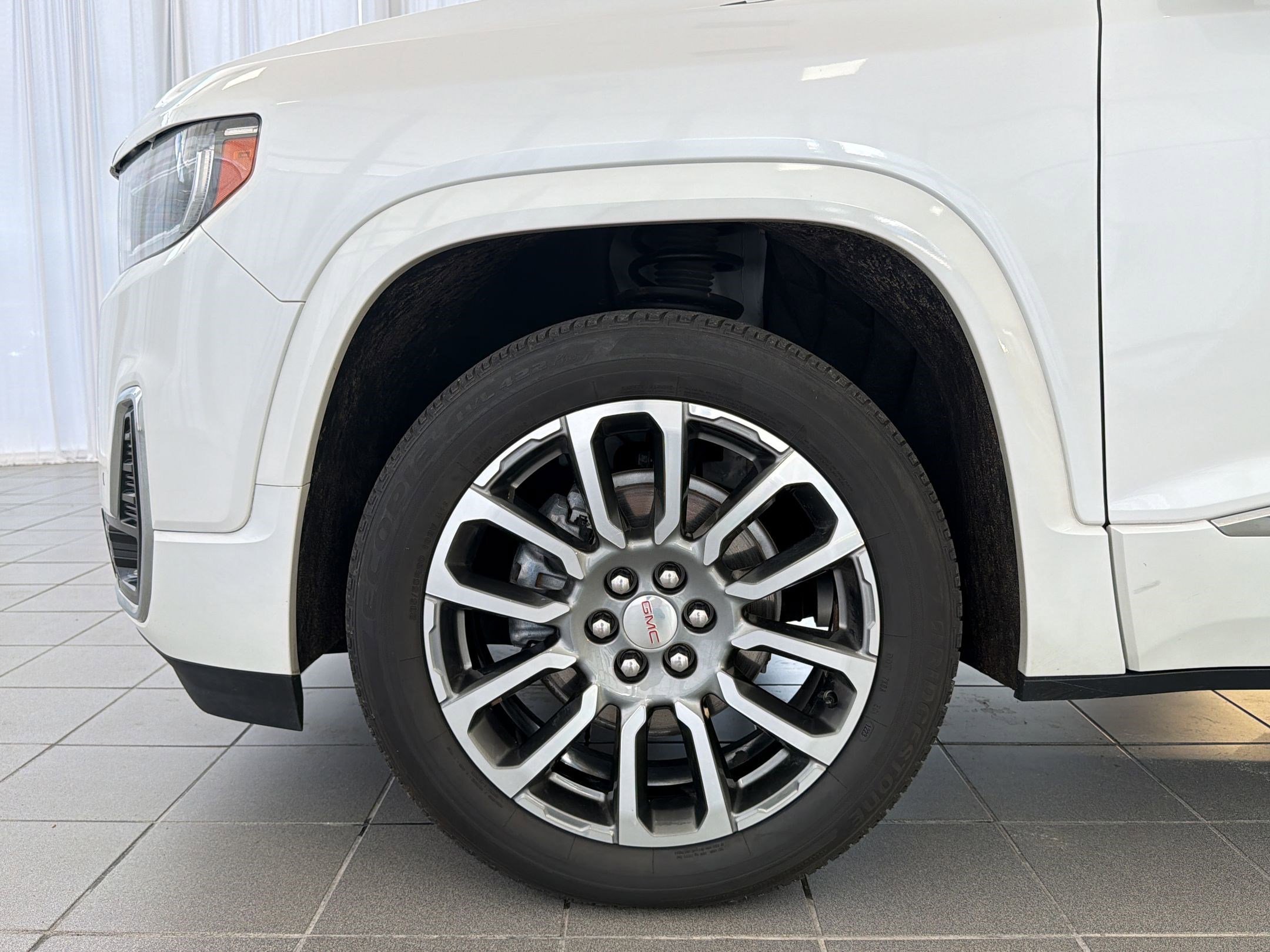 Used 2022 GMC Acadia Denali w/ Denali Ultimate Package image 12