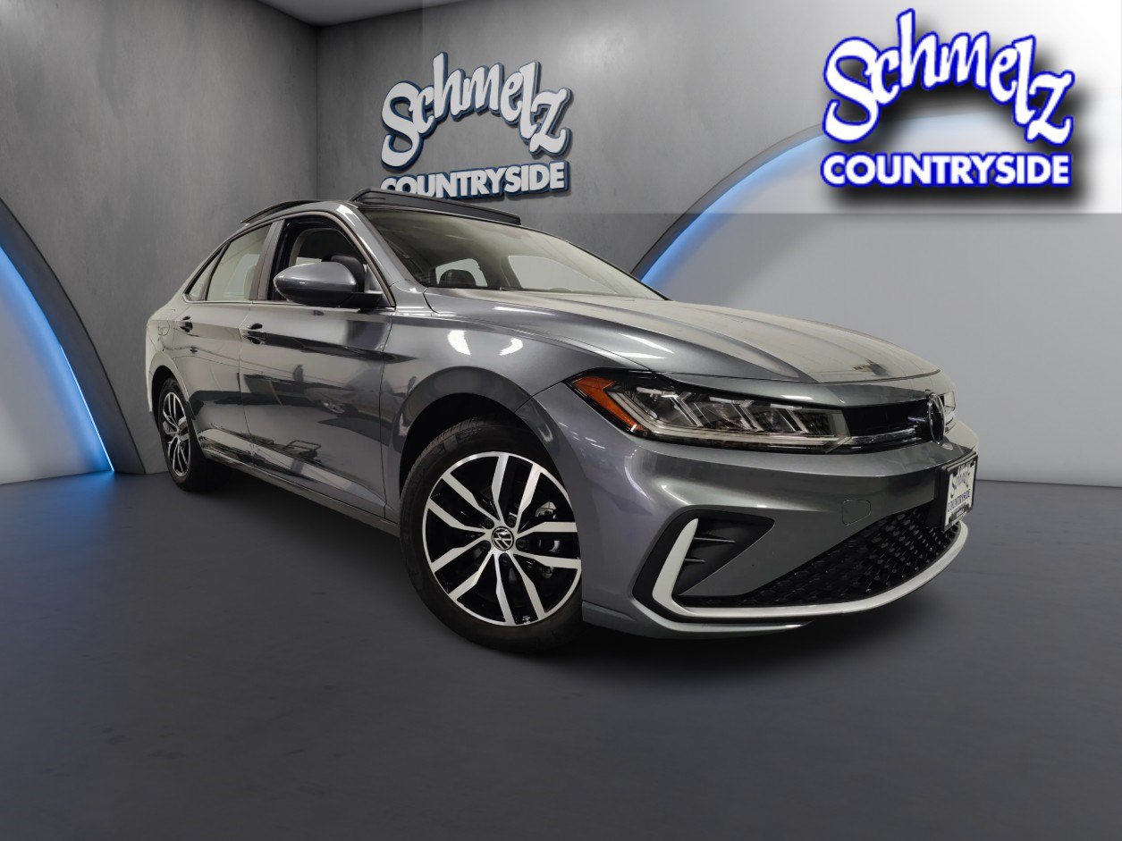 Used 2026 Volkswagen Jetta SE FWD image 1