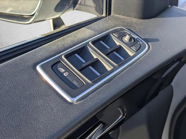 Used 2017 Jaguar F-PACE Prestige image 13