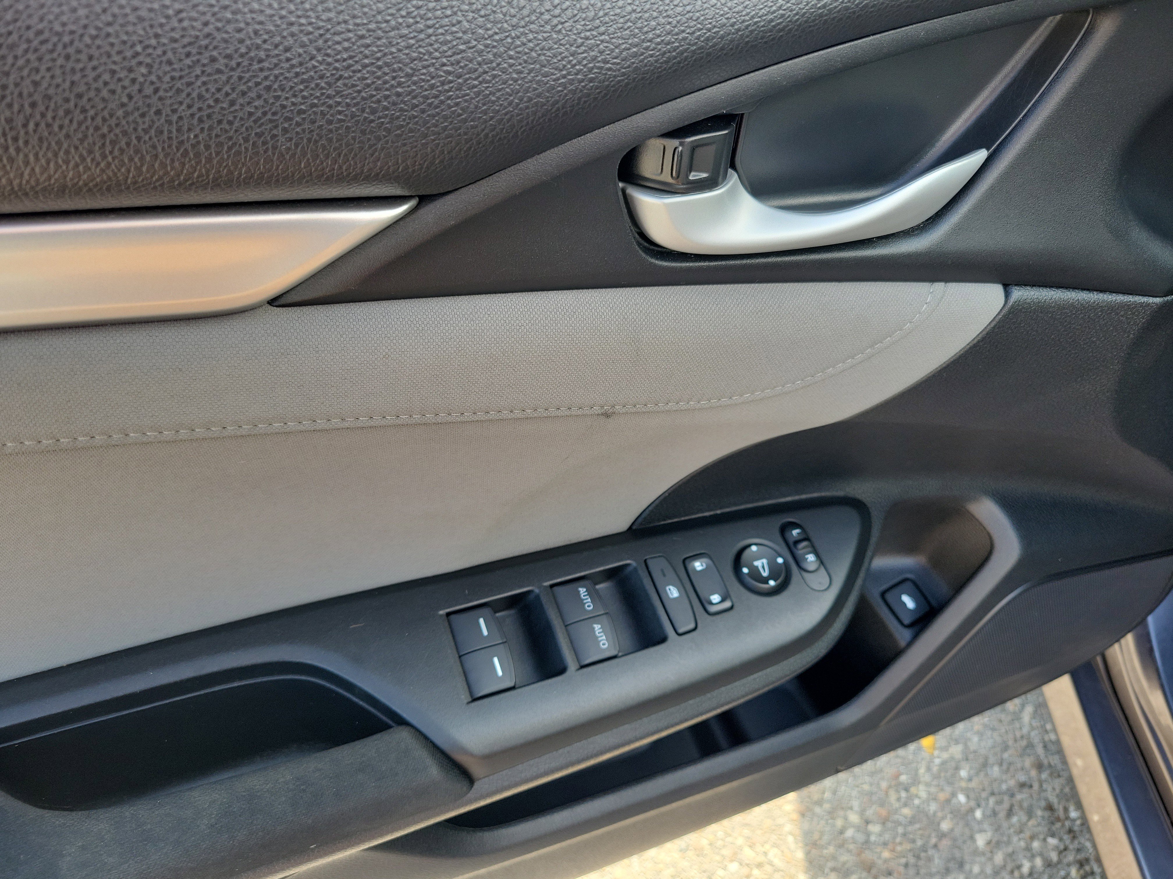 Used 2018 Honda Civic EX image 21