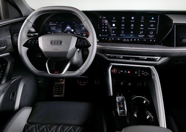 New 2025 Audi SQ5 Prestige image 13