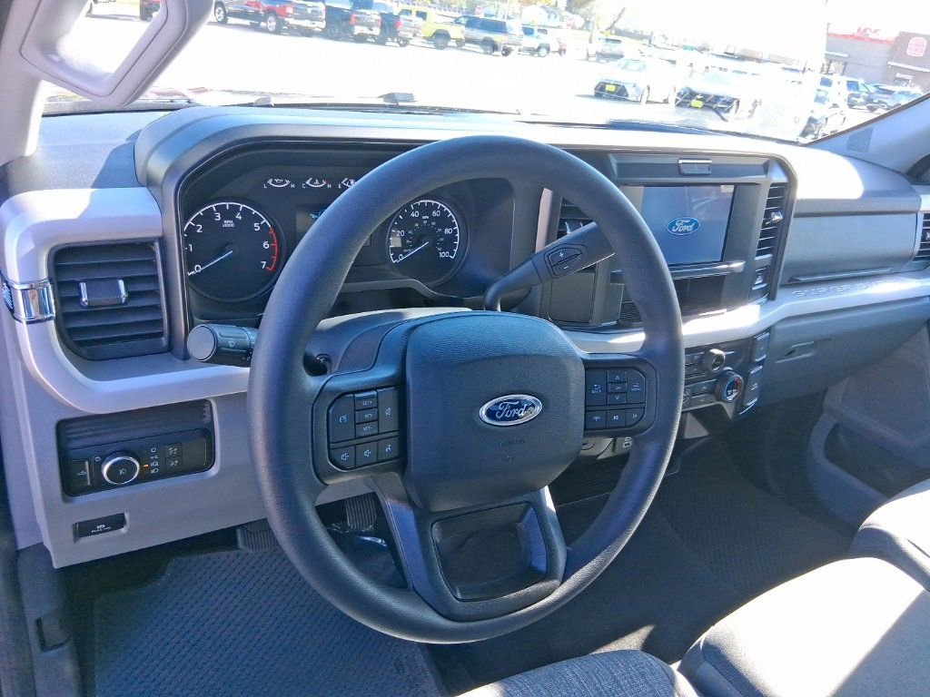 New 2026 Ford F250 XLT w/ FX4 Off-Road Package image 9