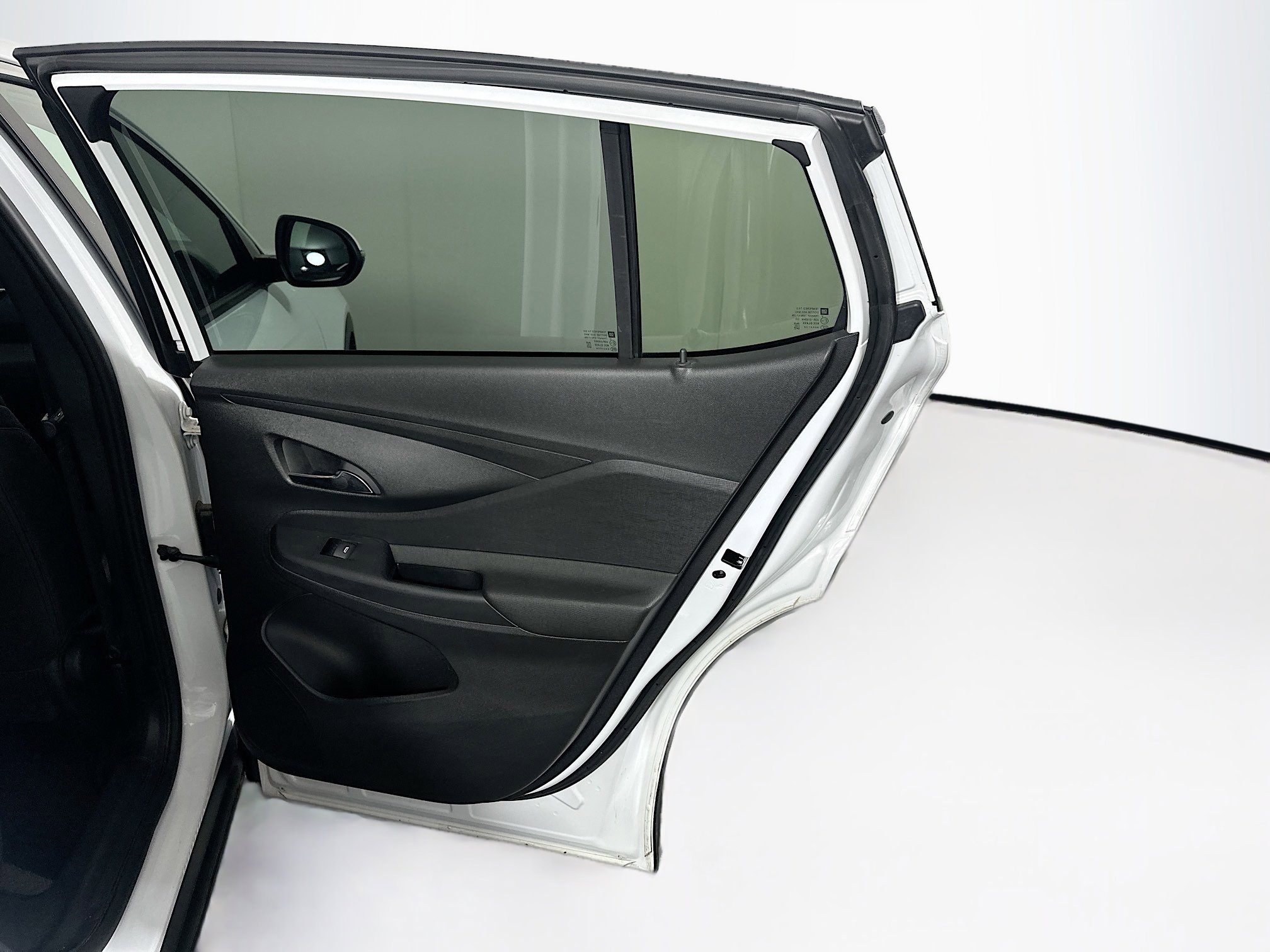 Used 2025 Buick Envista Preferred image 29