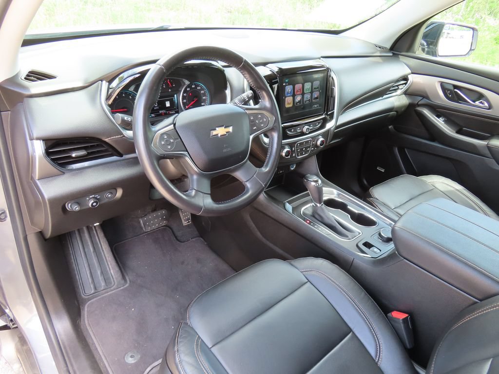 Used 2019 Chevrolet Traverse LT w/ LT Premium Package AWD/4WD image 23