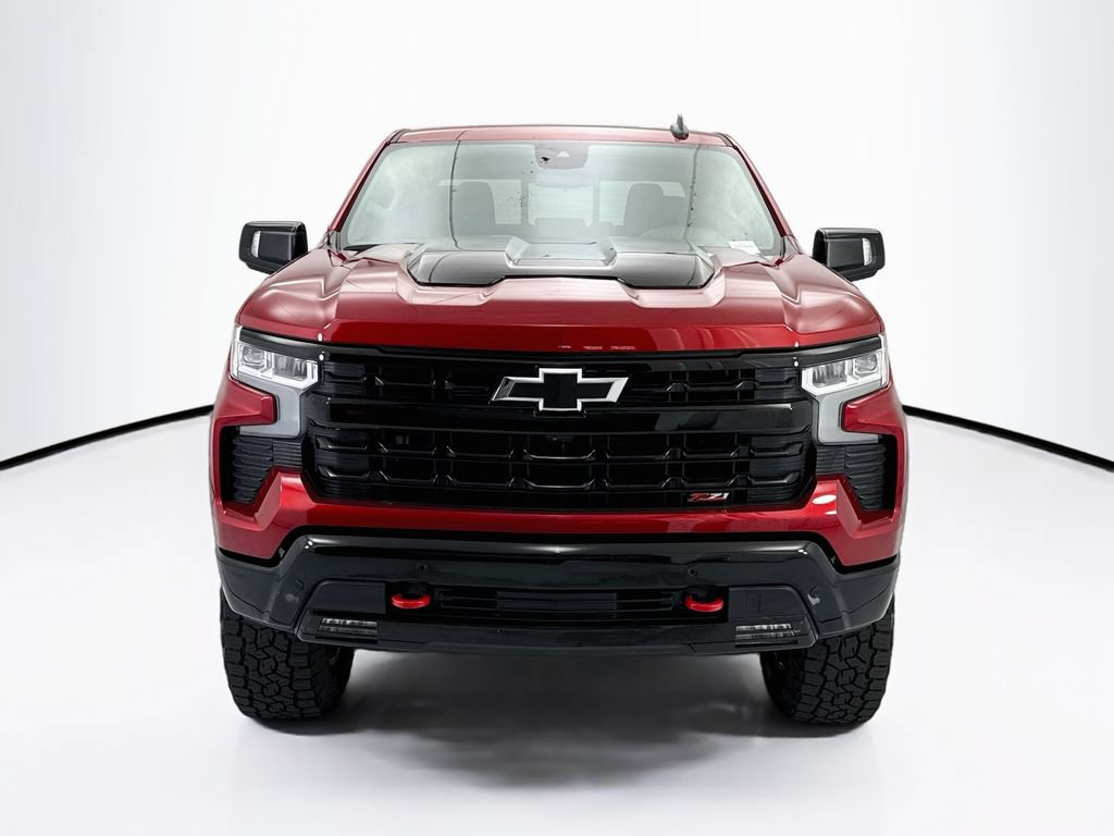Used 2025 Chevrolet Silverado 1500 LT Trail Boss w/ Convenience Package II AWD/4WD image 2