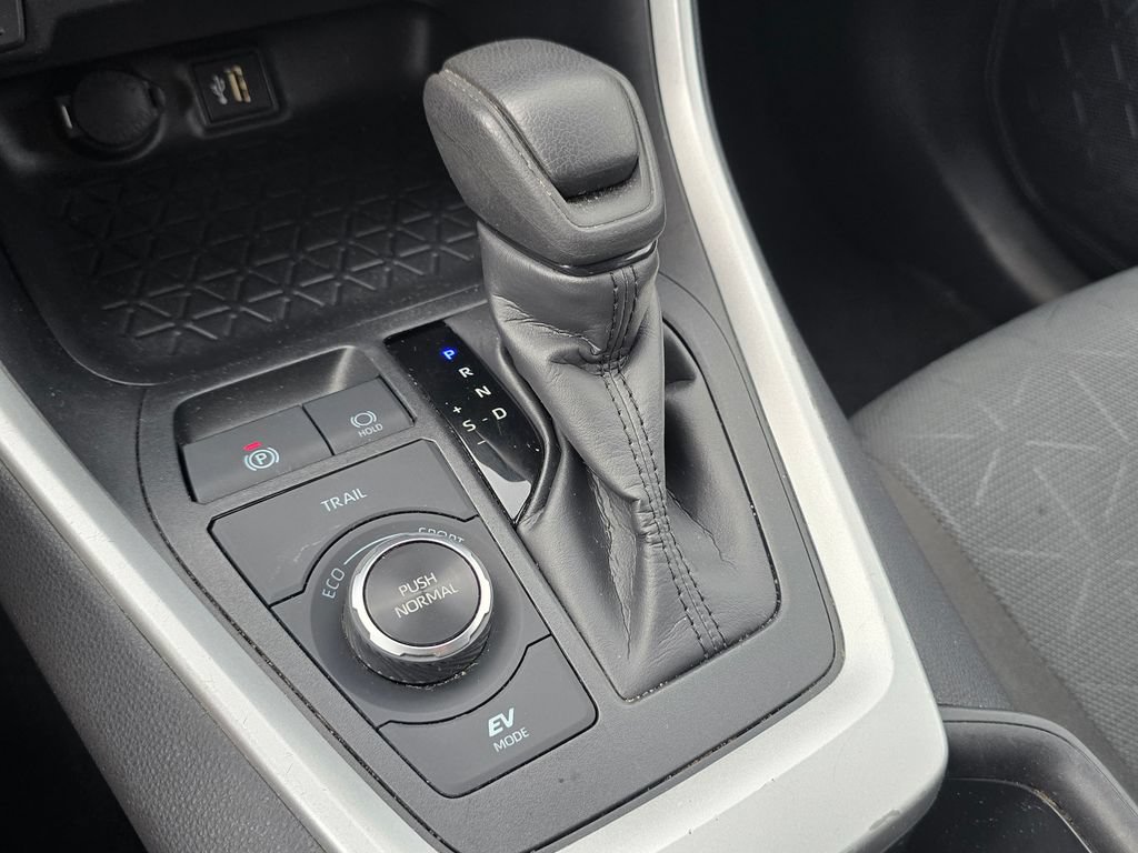 Certified 2025 Toyota RAV4 XLE AWD/4WD image 29
