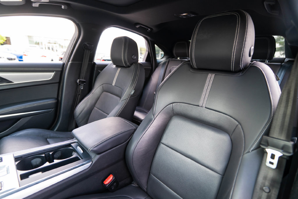 Used 2023 Jaguar XF R-Dynamic SE AWD/4WD image 5