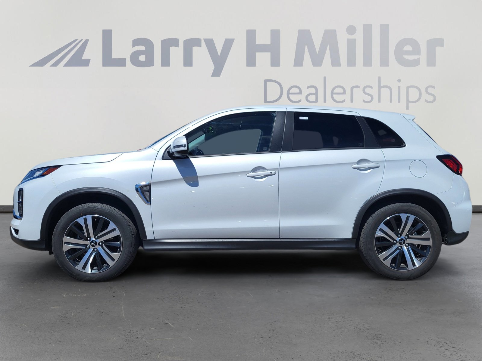 Used 2025 Mitsubishi Outlander Sport AWD image 7