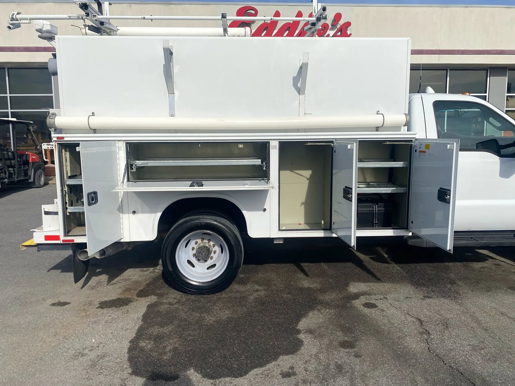 Used 2015 Ford F550 4x4 Regular Cab Super Duty image 24