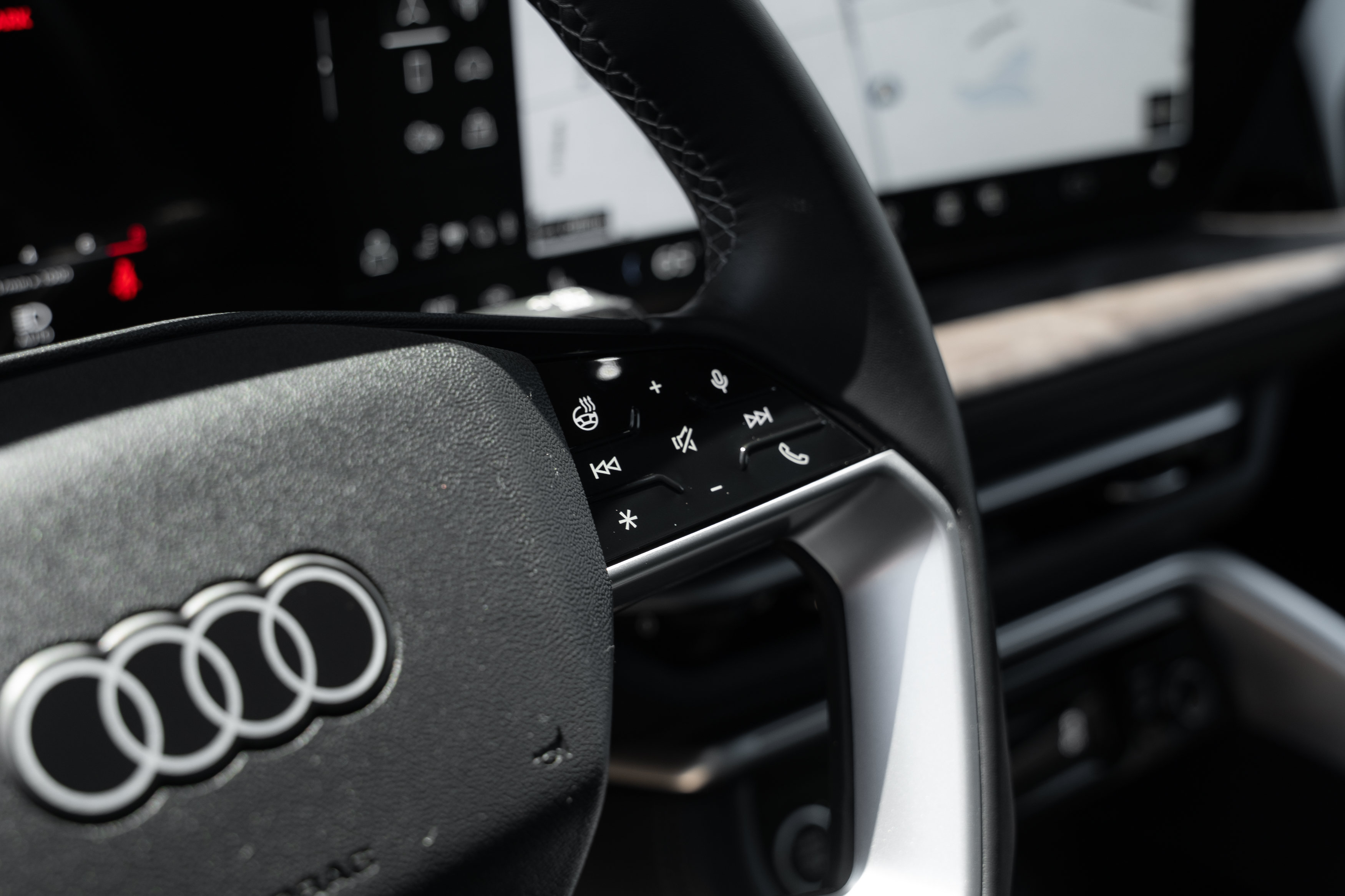 Certified 2025 Audi Q5 Premium w/ Convenience Package AWD/4WD image 12