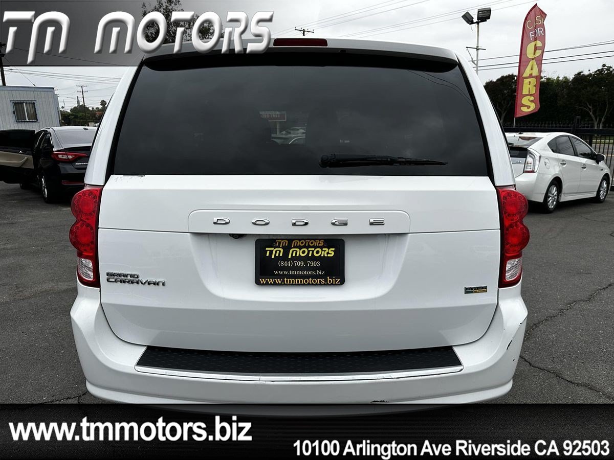 Used 2018 Dodge Grand Caravan SE FWD image 5