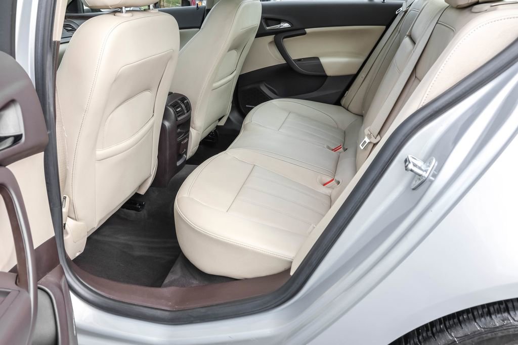 Used 2011 Buick Regal CXL Turbo w/ TO7 Preferred Equipment Group image 31