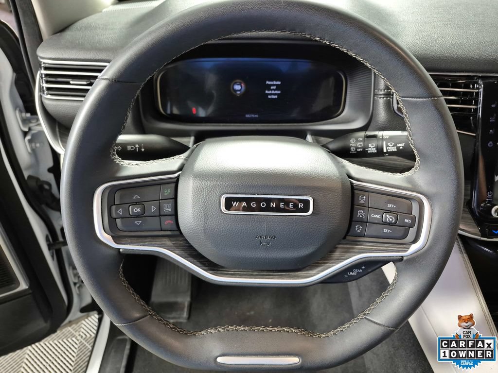 Used 2023 Jeep Wagoneer L Series II AWD/4WD image 11