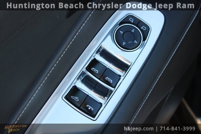 Used 2023 Chevrolet Corvette Stingray Convertible w/ Z51 Performance Package image 12