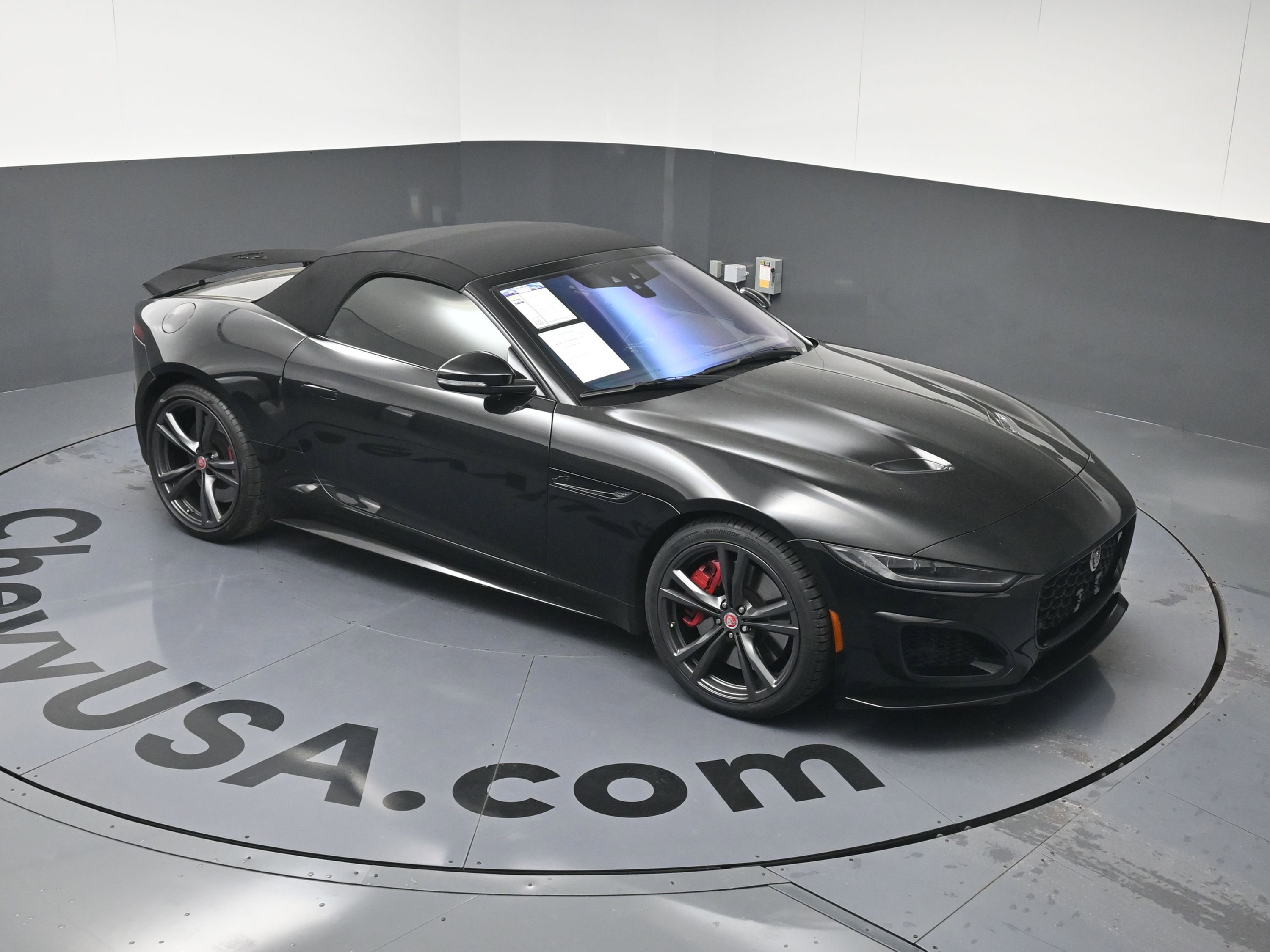 Used 2021 Jaguar F-TYPE R AWD/4WD image 32