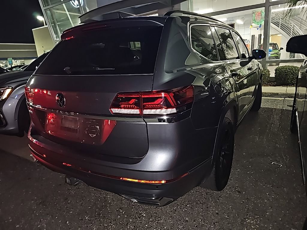 Used 2023 Volkswagen Atlas SE image 4