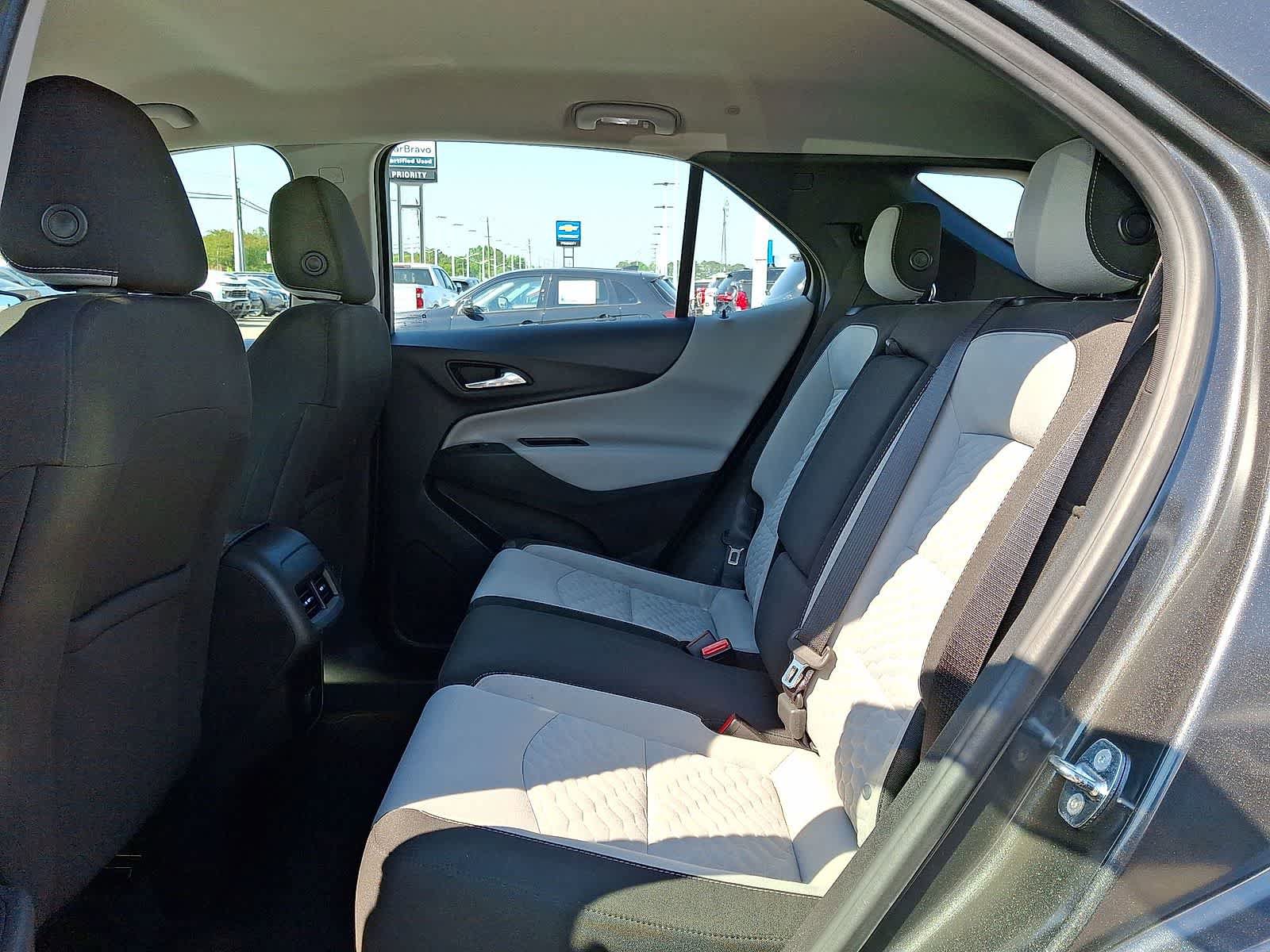 Used 2018 Chevrolet Equinox LS FWD image 29