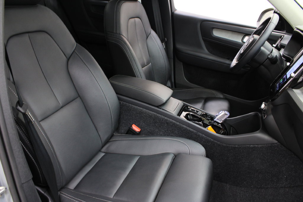 Used 2026 Volvo XC40 B5 Plus AWD/4WD image 26