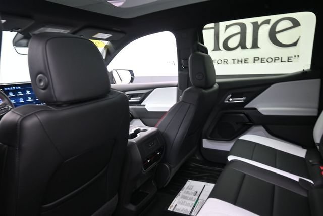 Used 2025 Chevrolet Silverado EV RST AWD/4WD image 19