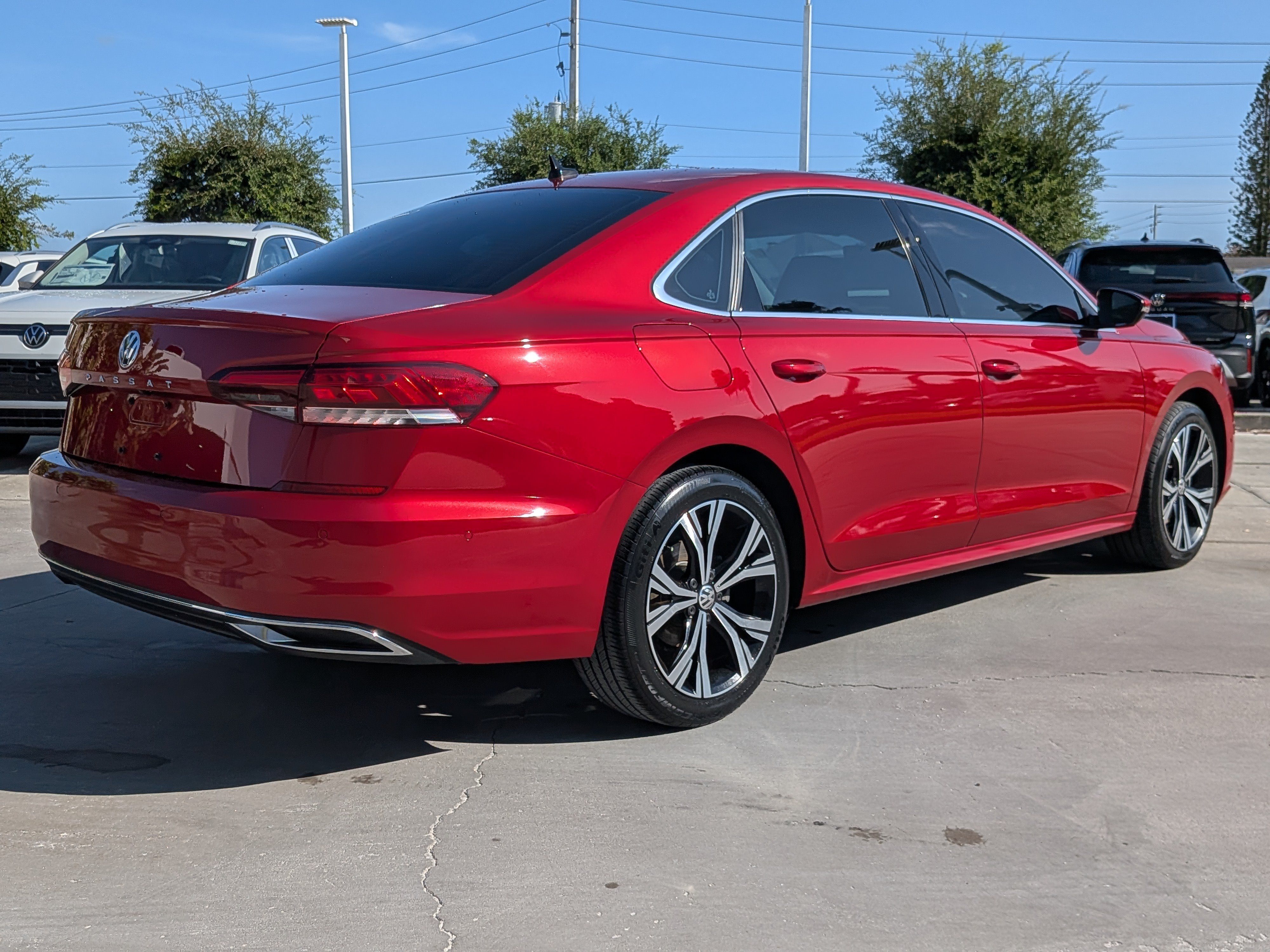 Used 2020 Volkswagen Passat 2.0T SEL FWD image 3