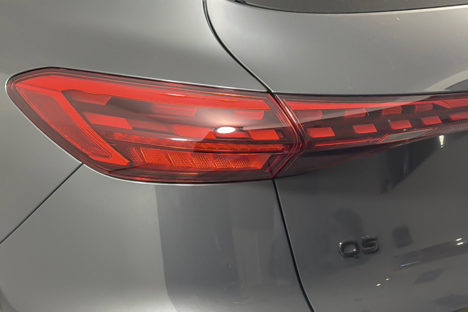 Used 2025 Audi Q5 Premium w/ 19" Wheel Package image 27